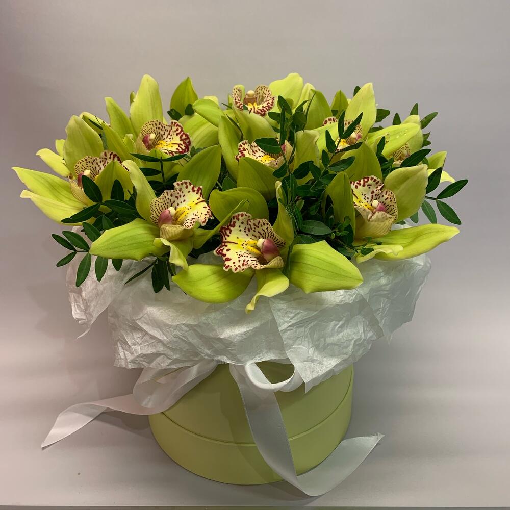 Шляпная коробка с орхидеей Шляпная коробка с орхидеей