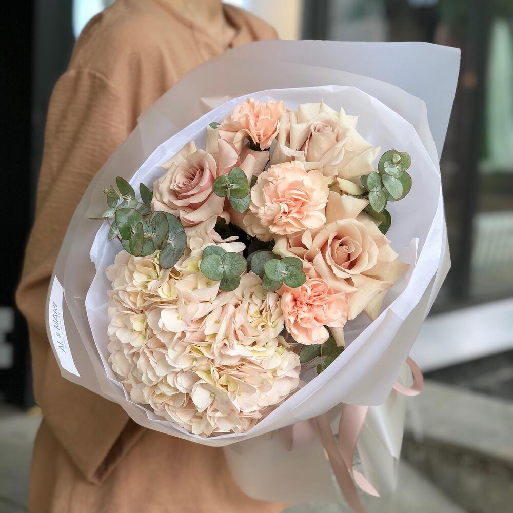 Микс букет с гортензией 17